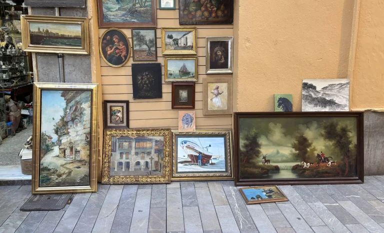 Quadri e dipinti esposti all’aperto nel centro storico di Málaga