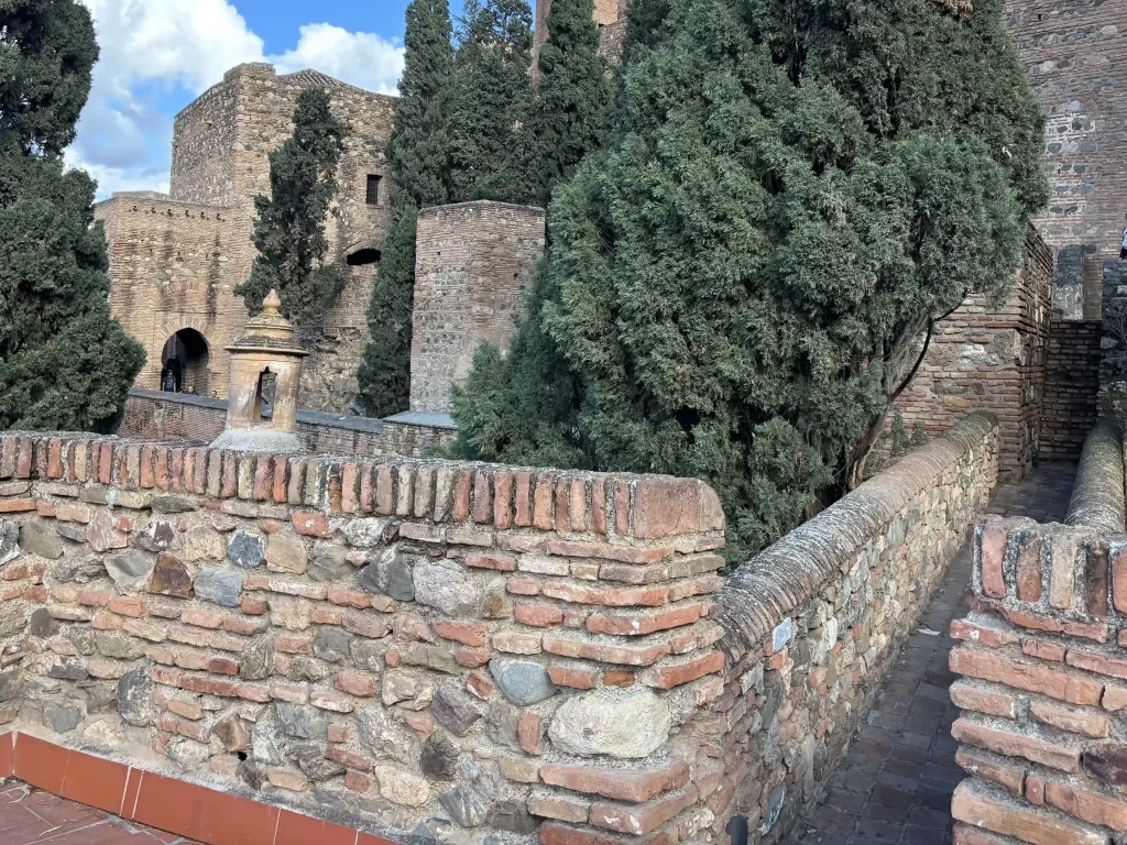 Passaggi militari, mura e torri dell’Alcazaba di Málaga