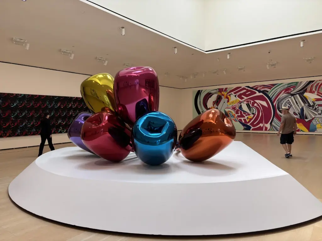 Scultura Tulips di Jeff Koons al Museo Guggenheim di Bilbao