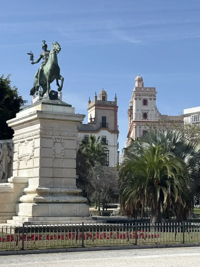 Monumento alla Costituzione del 1812 in Plaza de España a Cadice