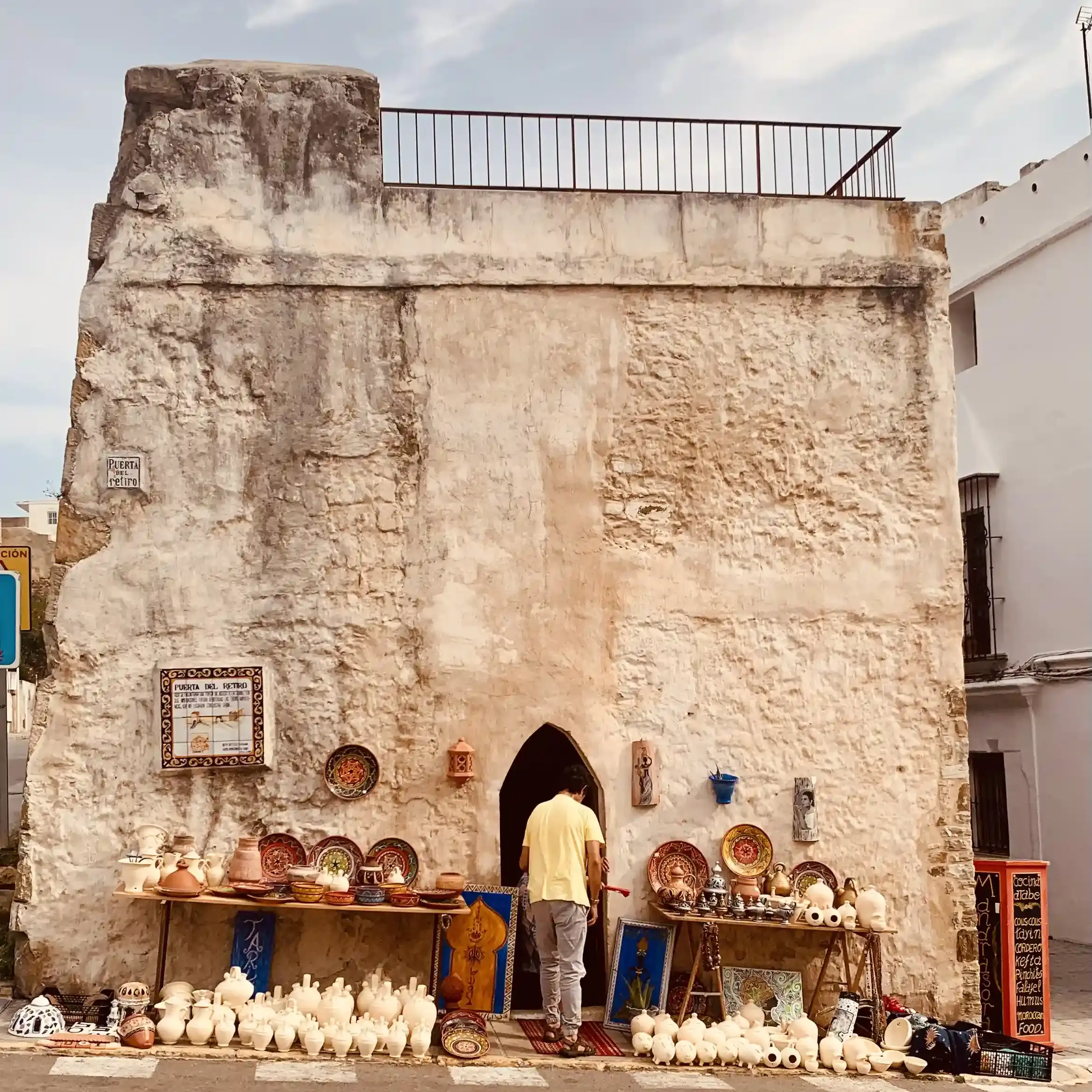 Tarifa artigianato locale ceramiche e bottega tradizionale centro storico