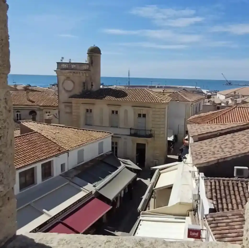 La terrazza della chiesa di Saintes-Maries-de-la-Mer